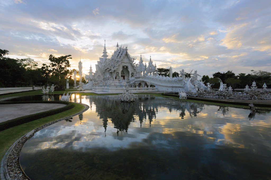 พระอุโบสถวัดร่องขุ่น