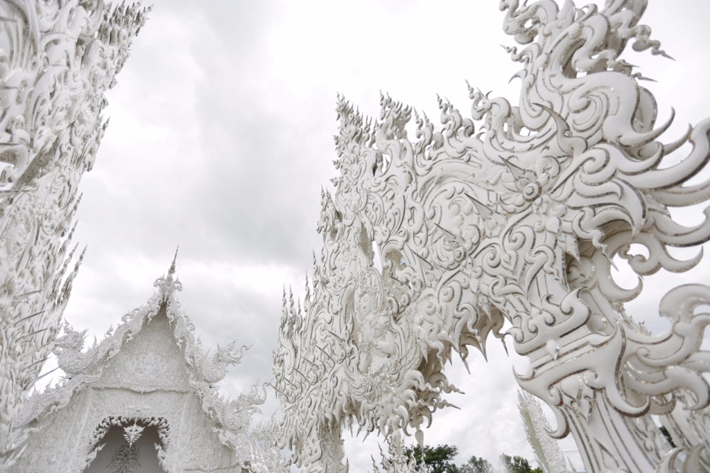 สะพานเข้าสู่พระอุโบสถ